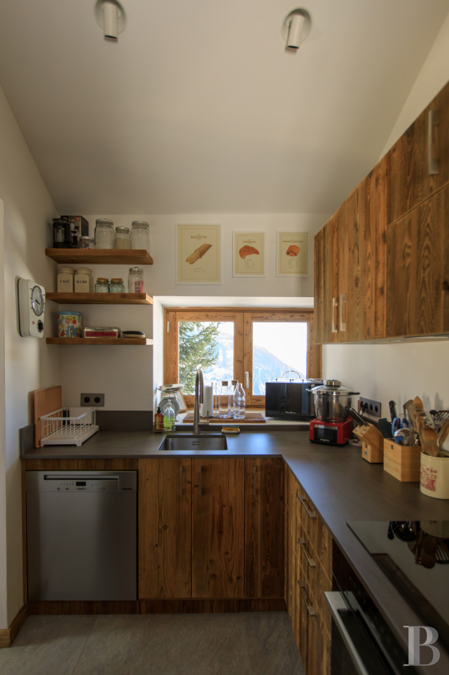 A large traditional, carefully renovated chalet in a hamlet in the Tarentaise valley in Savoie - photo  n°15